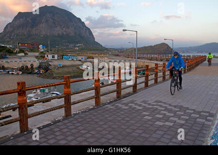 Randonnée à vélo sur l'île de Jeju Banque D'Images