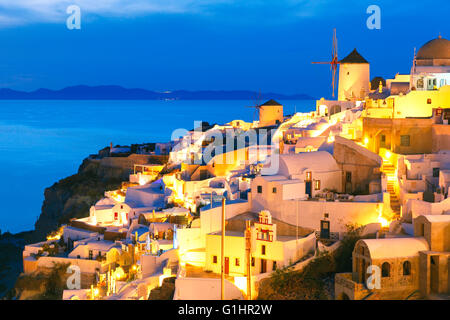 À Oia, Santorin, Grèce nuit Banque D'Images