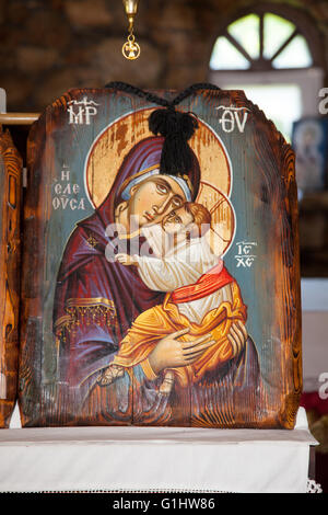 Le Christ enfant auréole Mère Marie christianisme Église cadre femelle dieu hagiographie grecque La Grèce holding hold sculpture sauveur Banque D'Images