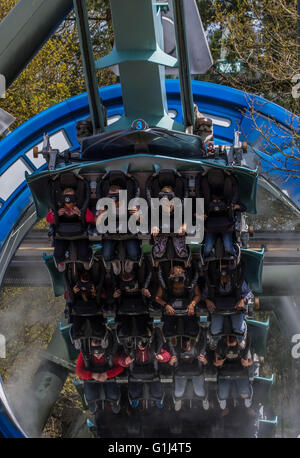 Alton Towers New VR Rollercoaster Air galactica , Riders volant dans l'espace avec une tête VR sur Rollercoaster Banque D'Images