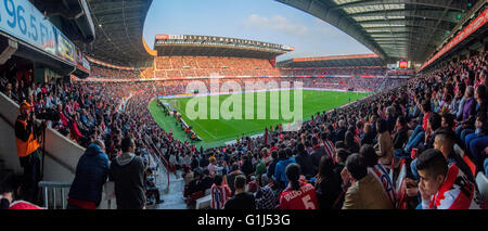 Gijon, Espagne. 15 mai, 2016. Stade au cours d'un match de football du dernier tour de la saison 2016/2017 de ligue espagnole "La Liga" entre Real Sporting de Gijón et Villareal CF au stade Molinon le 15 mai 2016 à Gijon, Espagne. Crédit : David Gato/Alamy Live News Banque D'Images