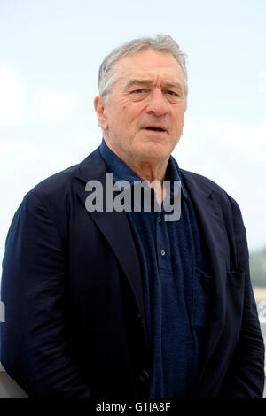 Cannes, France. 16 mai, 2016. Robert De Niro Photocall pour les mains de Pierre au Festivel de Cannes 16 Mai 2016 Crédit : Peter Phillips/Alamy Live News Banque D'Images