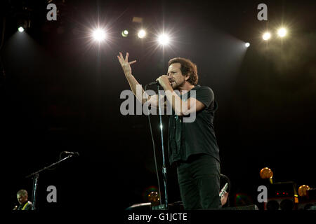 Eddie Vedder, chanteuse principale de Pearl Jam, au Air Canada Centre, à Toronto Banque D'Images