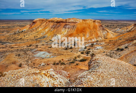 Painted Desert, beaucoup de nuances d'orange, jaune et blanc, schiste Arckaringa Hills, Arckaringa, Australie du Sud Banque D'Images