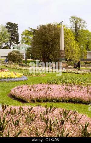 Printemps pluvieux dans Jephson Gardens, Royal Leamington Spa Warwickshire, Royaume-Uni Banque D'Images