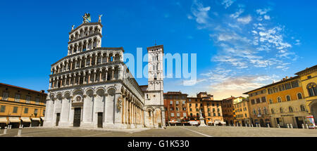 10e siècle San Michele in Foro est une basilique catholique romaine église de Lucca, façade romane du 13h , Tunscany, Italie Banque D'Images