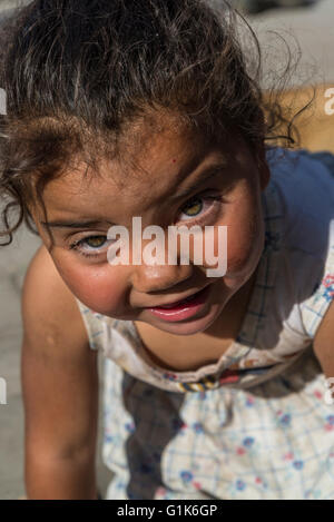 Little girl with messy face, Feria de Mataderos, Buenos Aires, Argentine Banque D'Images