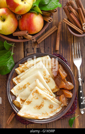 Crêpes aux pommes Banque D'Images