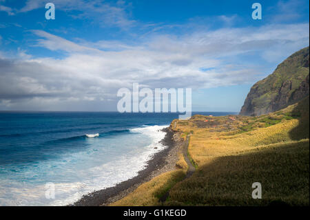 Baie sauvage Calhau das Achadas landscape Banque D'Images