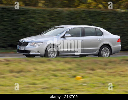 2009 Skoda Superb berline tricorps sti voiture Banque D'Images