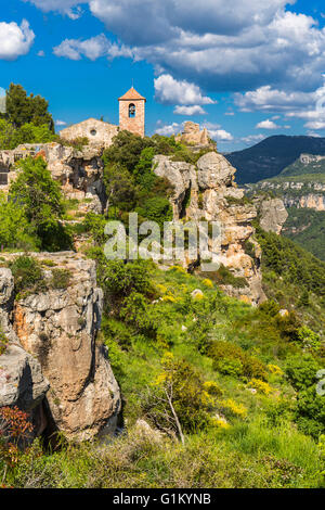 Vue de l'église romane de Santa Maria de Siurana en Catalogne Banque D'Images