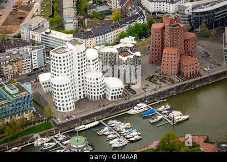 Vue aérienne, usage éditorial uniquement, bâtiments Gehry dans le Media Harbour Dusseldorf, architecture moderne, Düsseldorf, Rhénanie, Banque D'Images