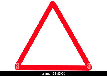 Un triangle vide ou triangulaire ou route street sign avec une bordure rouge. Banque D'Images