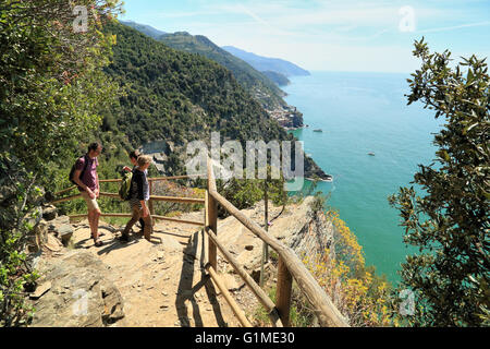 Sentier de randonnée, Cinque Terre, Italie. Chemin allant de Monterosso al Mare à Vernazza. Banque D'Images