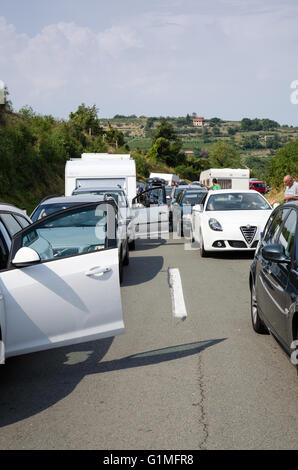 Embouteillage dans le chemin vers la maison de vacances en Croatie Banque D'Images