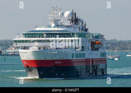 MV Fram, une expédition en bateau de croisière, au départ de Portsmouth, Royaume-Uni le 3 mai 2014. Banque D'Images