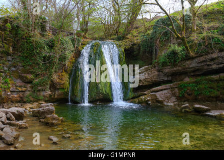 Janet's Foss, Malham, Craven, North Yorkshire, England, UK Banque D'Images