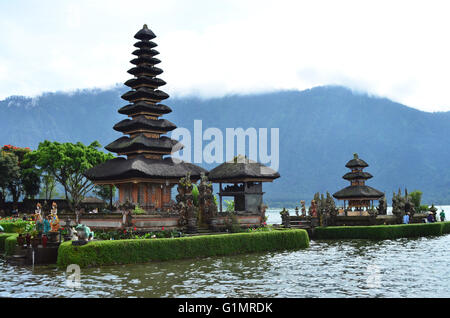 Pura Ulun Danu Bratan temple à Bali, Indonésie Banque D'Images