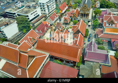 Des bâtiments historiques, des temples et des toits à partir d'une vue à Bangkok, Thaïlande Banque D'Images