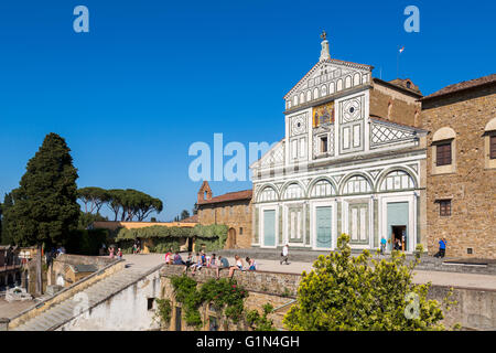 La province de Florence, Florence, Toscane, Italie. San Miniato al Monte. De l'extérieur. Banque D'Images