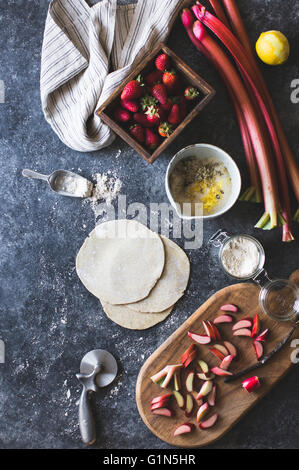 Galettes de rhubarbe fraise Banque D'Images