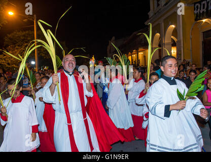 Nicaragua non identifié à prendre part à la procession des Rameaux à Granada Nicaragua Banque D'Images