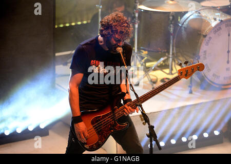 Barcelone - Dec 13 : Berri Txarrak (groupe de heavy metal alternatif) performance live à Apolo. Banque D'Images