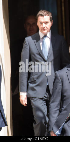 Londres, Royaume-Uni, 17 mai 016 B George Osborn, Premier Secrétaire d'Etat et de chancelier de l'Échiquier, feuilles 10 Downing Street Crédit : Ian Davidson/Alamy Live News Banque D'Images