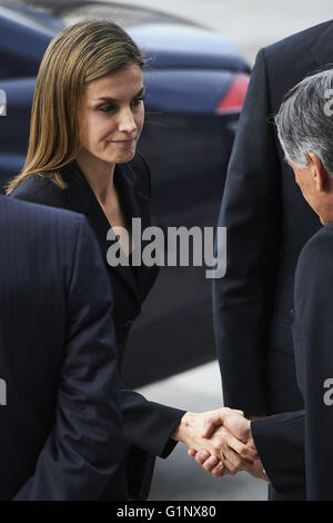 Madrid, Espagne. 17 mai, 2016. Reine Letizia d'Espagne a participé à la messe d'hommage religieux et commémoration des victimes des tremblements de terre en avril en Équateur à la Cathédrale de La Almudena, le 17 mai 2016 à Madrid Crédit : Jack Abuin/ZUMA/Alamy Fil Live News Banque D'Images