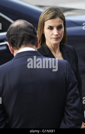 Madrid, Espagne. 17 mai, 2016. Reine Letizia d'Espagne a participé à la messe d'hommage religieux et commémoration des victimes des tremblements de terre en avril en Équateur à la Cathédrale de La Almudena, le 17 mai 2016 à Madrid Crédit : Jack Abuin/ZUMA/Alamy Fil Live News Banque D'Images