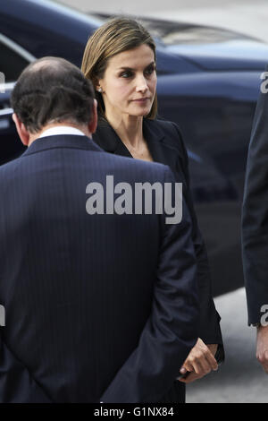 Madrid, Espagne. 17 mai, 2016. Reine Letizia d'Espagne a participé à la messe d'hommage religieux et commémoration des victimes des tremblements de terre en avril en Équateur à la Cathédrale de La Almudena, le 17 mai 2016 à Madrid Crédit : Jack Abuin/ZUMA/Alamy Fil Live News Banque D'Images