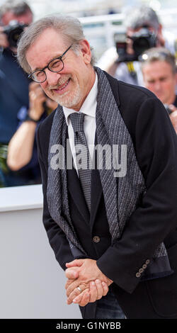 Cannes, France. 15 mai, 2016. Steven Spielberg Le Diretcor Bfg, Photocall. 69 ème Festival du Film de Cannes Cannes, France 15 mai 2016 Diw89993 Allstar Crédit : photo library/Alamy Live News Banque D'Images