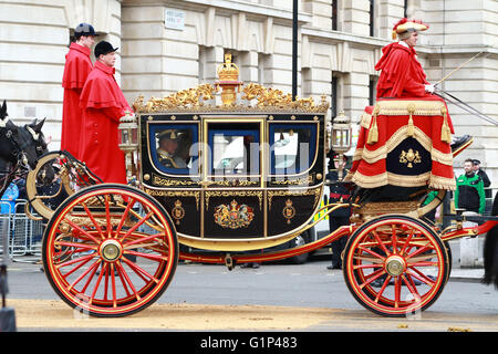 Londres, Royaume-Uni. 18 mai, 2016. Le Prince Charles, prince de Galles fait son chemin à l'ouverture du Parlement, à Londres. Crédit : Paul Marriott/Alamy Live News Banque D'Images