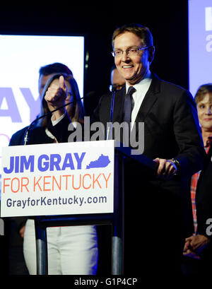 Lexington, Kentucky, USA. 17 mai, 2016. Jim Gray a parlé à ses partisans après les résultats du soir de l'élection pendant sa campagne pour nous Sénat le mardi 17 mai 2016 à Lexington, KY. © Lexington Herald-Leader/ZUMA/Alamy Fil Live News Banque D'Images