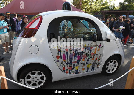 Mountain View, Californie, USA. 18 mai, 2016. Une voiture conduite par Google vu à la Google I/O Developer Conference à Mountain View, Californie, USA, 18 mai 2016. Photo : ANDREJ SOKOLOW/dpa/Alamy Live News Banque D'Images