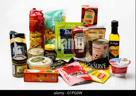 La disposition des divers types d'emballage alimentaire. Banque D'Images