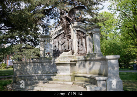 Southampton, UK - 14 mai 2016. Mémorial aux officiers du génie de la RMS Titanic Banque D'Images