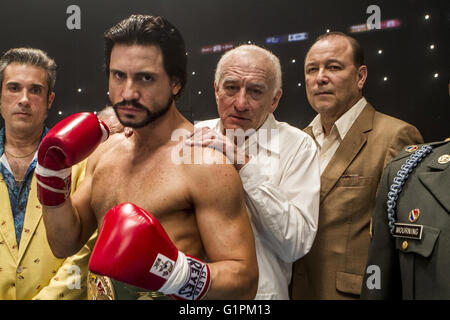 Mains de Pierre est un film biographique américain sport écrit et réalisé par Jonathan Jakubowicz. Il étoiles Édgar Ramírez, Robert De Niro, Usher, Ellen Barkin et Ana de Armas. Cette photo est pour un usage éditorial uniquement et est l'auteur de la société film et/ou le photographe attribué par le film ou la société de production et ne peut être reproduite que par des publications dans le cadre de la promotion du film ci-dessus. Un crédit obligatoire pour l'entreprise de film est nécessaire. Le photographe devrait également être portés lorsqu'il est connu. Banque D'Images