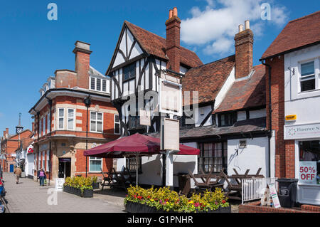 13e siècle 'la cage' pub, Cornmarket, Thame, Oxfordshire, Angleterre, Royaume-Uni Banque D'Images