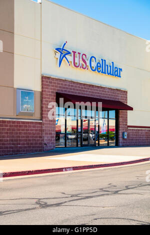 L'extérieur d'un U.S. Cellular store sur Memorial road, à Oklahoma City, Oklahoma, USA. Banque D'Images