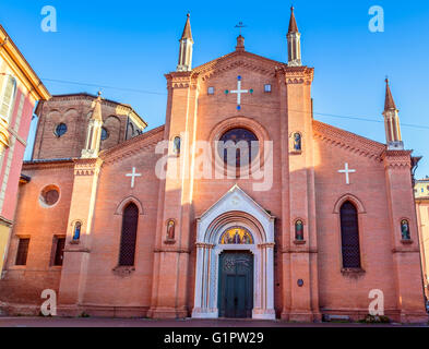 Façade de l'église San Martino à Bologne, Italie Banque D'Images