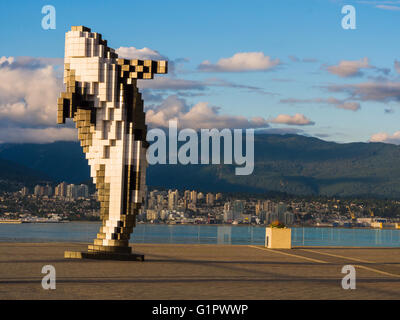 Orca 'Digital' sculpture (2009) de Douglas Coupland, au Vancouver Convention Centre, Vancouver, BC, Canada Banque D'Images