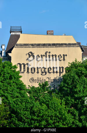 Werbung Berliner Morgenpost, Hausfassade Friedenau, 20er Jahre, Berlin Banque D'Images