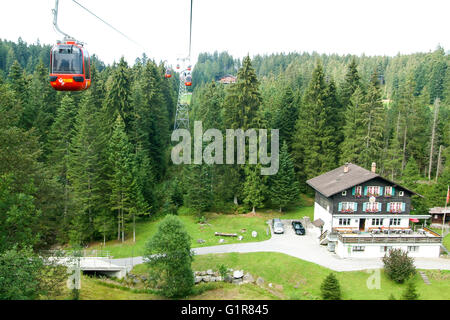 Le Mont Pilatus, Suisse - 23 août 2006 : Le Mont Pilate à câbles sur les Alpes Suisses Banque D'Images