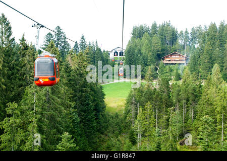 Le Mont Pilatus, Suisse - 23 août 2006 : Le Mont Pilate à câbles sur les Alpes Suisses Banque D'Images