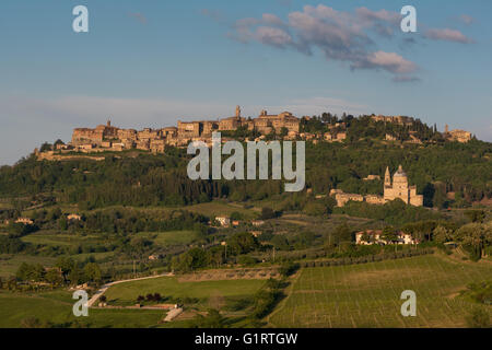 Vue sur Montepulciano, Toscane, Italie Banque D'Images