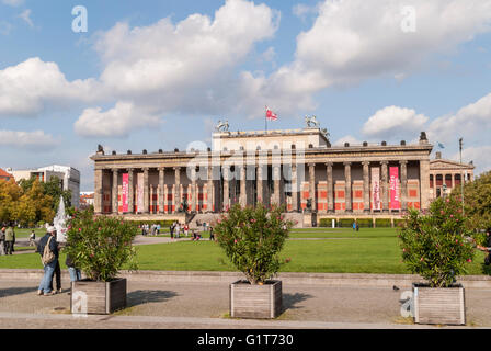 Voir d'Altes Museum et Lustgarten sur Museumsinsel (île des Musées) à Berlin Allemagne Banque D'Images