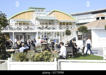 Le Beach House, Liverpool, Liverpool, Royaume-Uni. Un pop up temporaire nourriture et boisson établissement exploité par New World Trading Company Banque D'Images