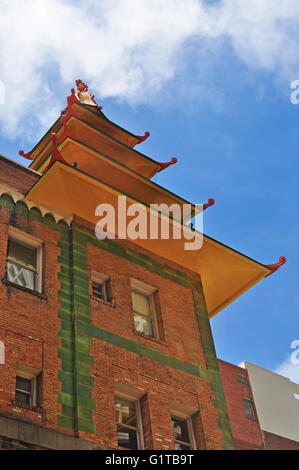 San Francisco : skyline avec les bâtiments orientaux de Chinatown, le plus vieux quartier chinois en Amérique du Nord et la plus grande communauté chinoise hors d'Asie Banque D'Images