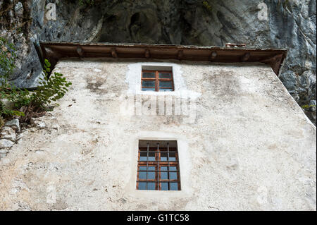 Château de Predjama, en Slovénie, Europe Banque D'Images